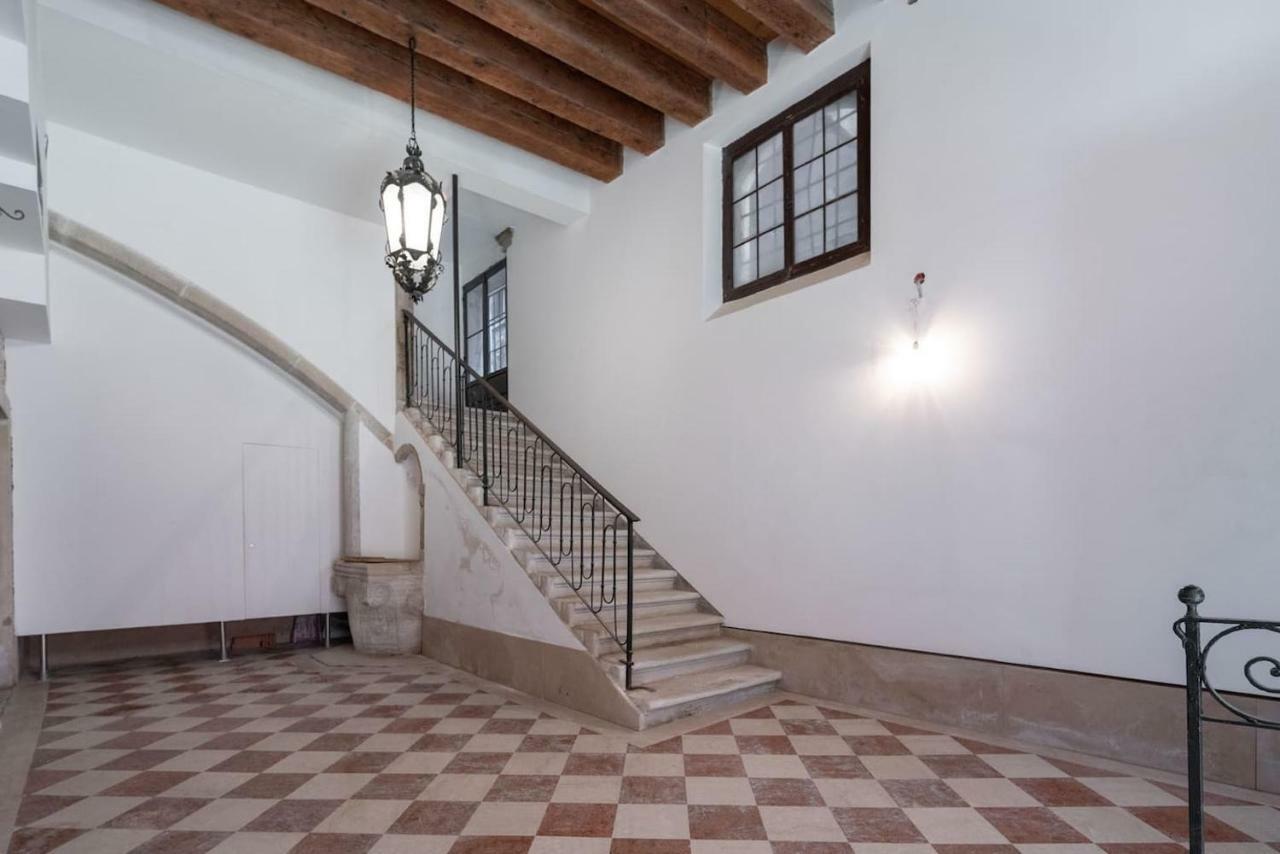 Apartment Ponte Raspi Canal View Венеция Экстерьер фото