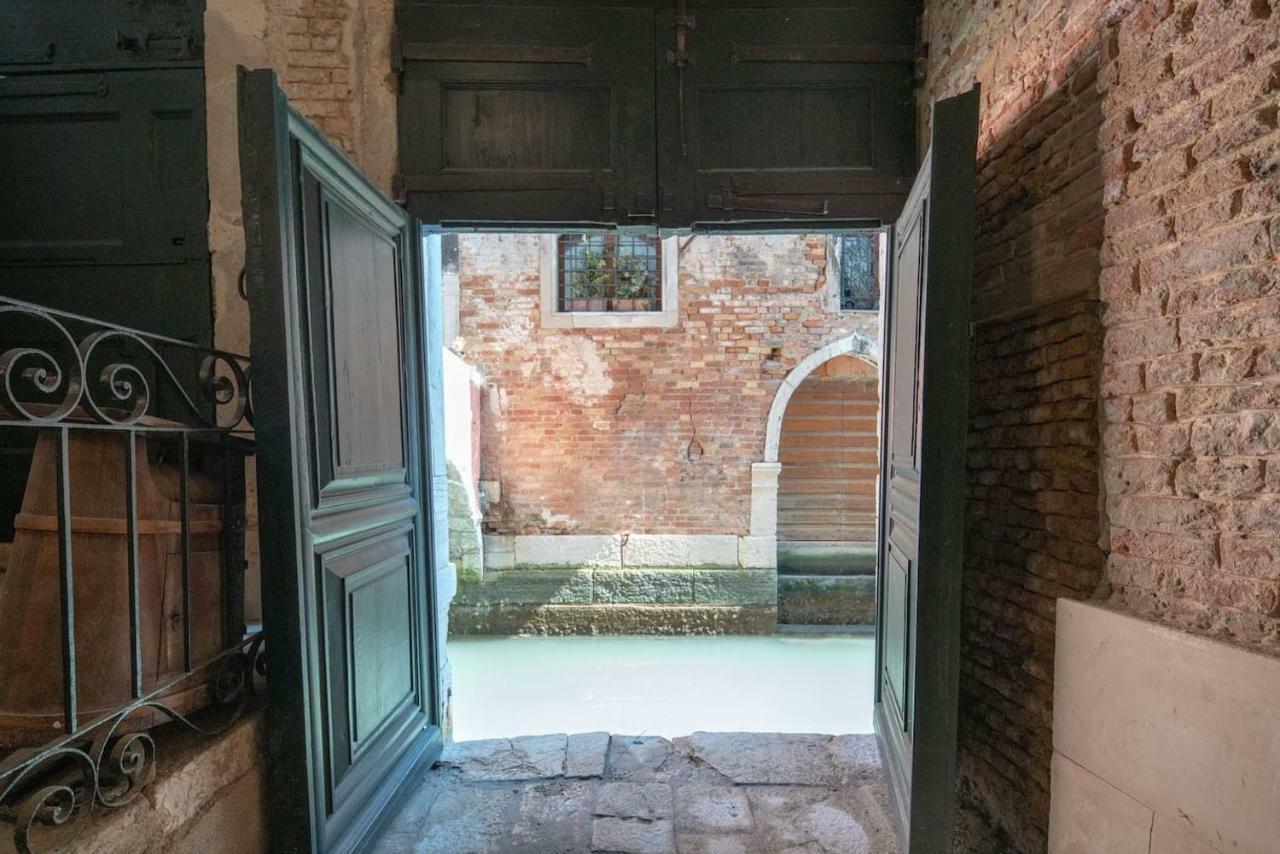 Apartment Ponte Raspi Canal View Венеция Экстерьер фото