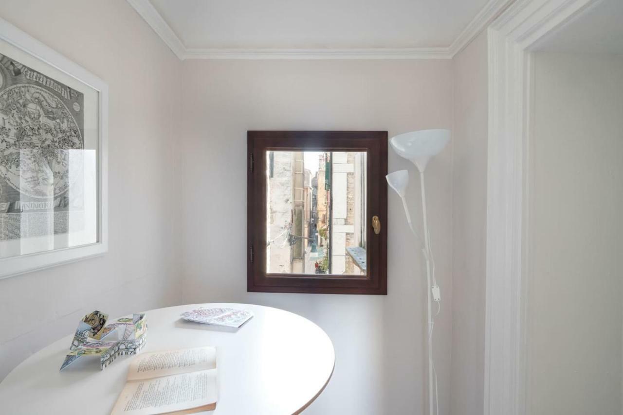Apartment Ponte Raspi Canal View Венеция Экстерьер фото