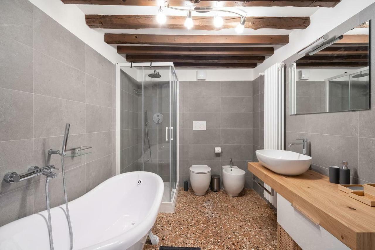 Apartment Ponte Raspi Canal View Венеция Экстерьер фото