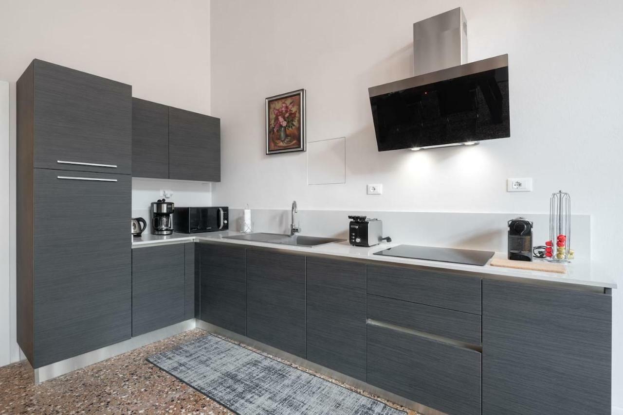 Apartment Ponte Raspi Canal View Венеция Экстерьер фото