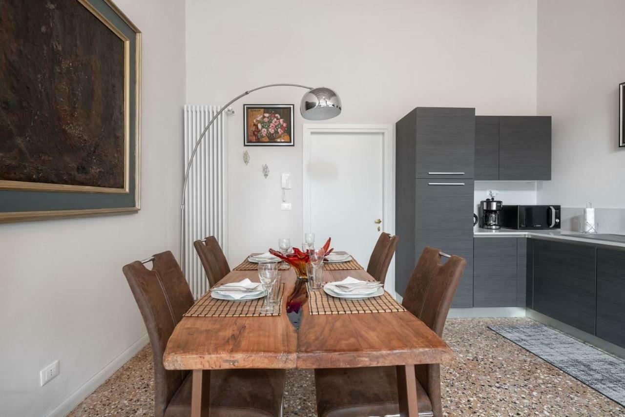Apartment Ponte Raspi Canal View Венеция Экстерьер фото